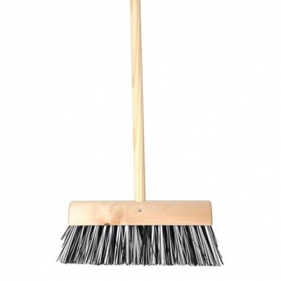 15 Heavy Duty Yard Brush with Pole